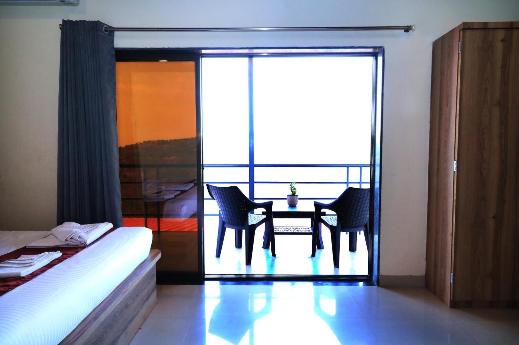 Trattino Resorts Panchgani Bagian luar foto