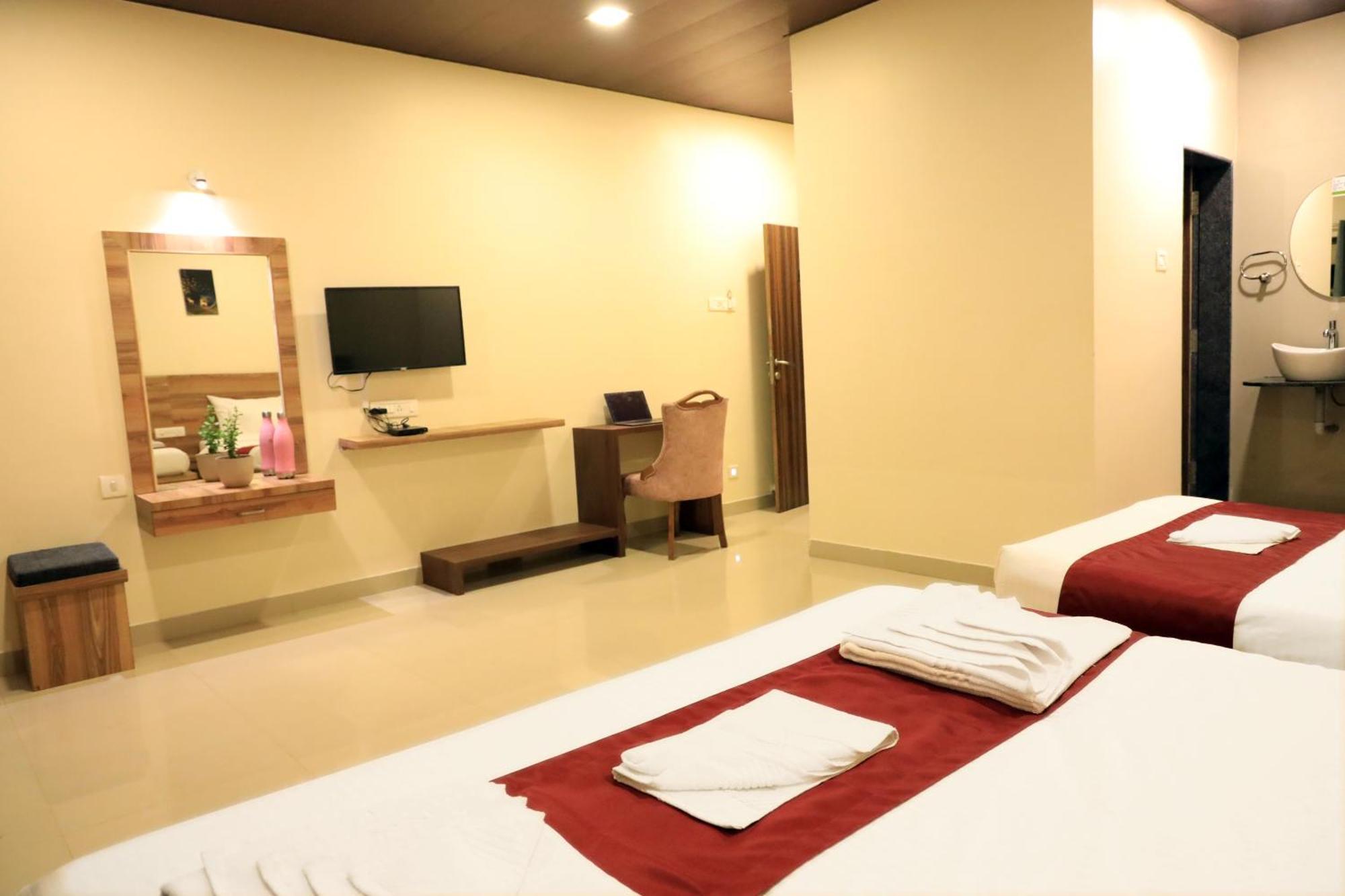 Trattino Resorts Panchgani Bagian luar foto